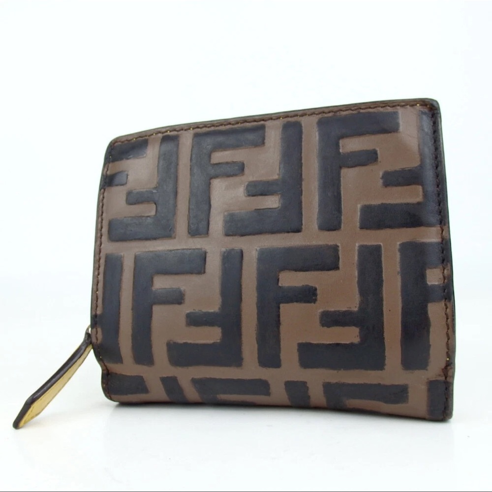 Vitello Cruise F is Fendi Bi-Color Embossed Compact Wallet - Picture 2 of 12